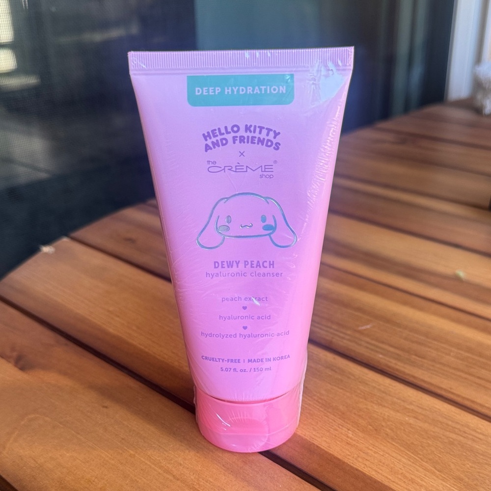 Hello Kitty Dewy Peach Hyaluronic Cleanser